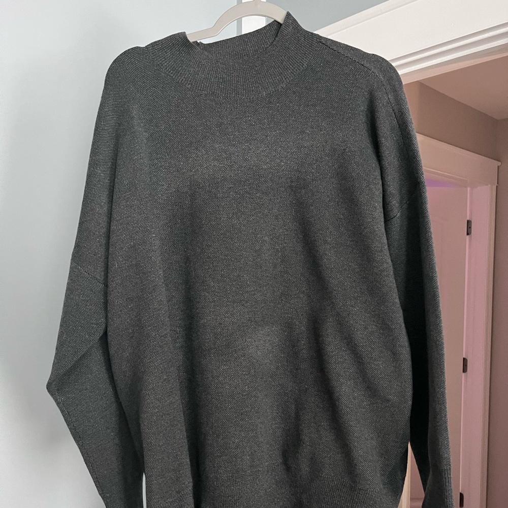 Torrid NWOT Grey Sweater, tunic length
